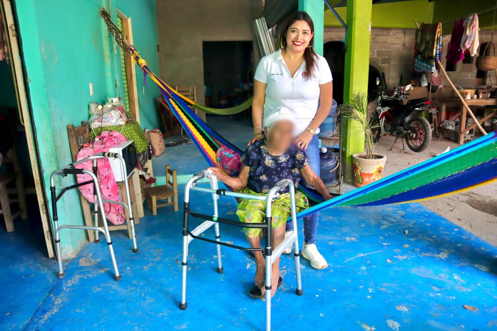 1000974271-1024x683 DIF JUCHITECO ENTREGA APARATOS FUNCIONALES A PERSONAS MAYORES AGENCIA ÁLVARO OBREGÓN